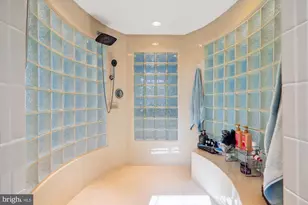 1910 Lake Forest Dr, Upper Marlboro, MD 20774 - Photo 29