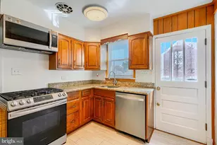 9110 Autoville Dr, College Park, MD 20740 - Photo 13