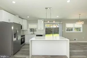 2710 Curry Dr, Hyattsville, MD 20783 - Photo 9