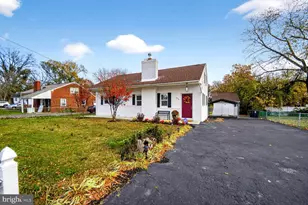 5918 Robin Ln, Suitland, MD 20746 - Photo 3