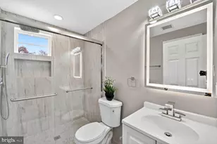 5918 Robin Ln, Suitland, MD 20746 - Photo 27