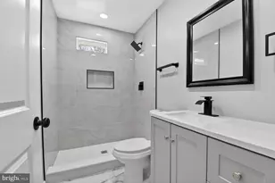 6019 Jamestown Rd, Hyattsville, MD 20782 - Photo 9