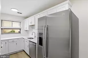 8642 Brae Brooke Dr, Lanham, MD 20706 - Photo 9
