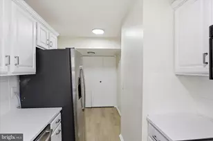 8642 Brae Brooke Dr, Lanham, MD 20706 - Photo 11