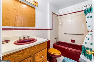 1112 Owens Rd, Oxon Hill, MD 20745 - Photo 27