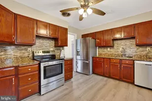 3804 Hemlock Pl, Temple Hills, MD 20748 - Photo 7