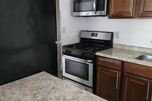 541 Wilson Bridge Dr, Oxon Hill, MD 20745 - Photo 3