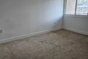 541 Wilson Bridge Dr, Oxon Hill, MD 20745 - Photo 5