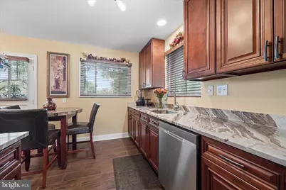 6803 Adelphi Road, University Park, MD 20782 - Photo 17