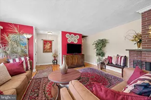 6803 Adelphi Rd, University Park, MD 20782 - Photo 9