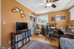 6803 Adelphi Rd, University Park, MD 20782 - Photo 33