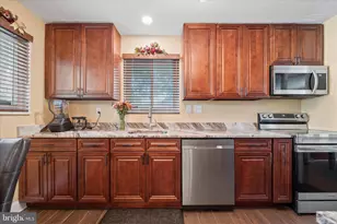 6803 Adelphi Rd, University Park, MD 20782 - Photo 19