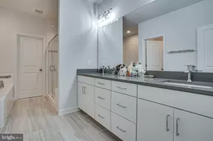 518 Triggerfish Dr, Oxon Hill, MD 20745 - Photo 17
