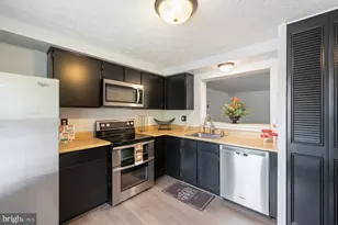 15413 N Oak Ct, Bowie, MD 20716 - Photo 7