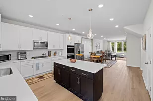 4833 Vista Glen Ln, Lanham, MD 20706 - Photo 3