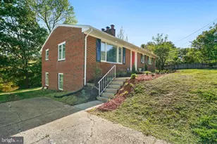 309 Cedar Ridge Dr, Oxon Hill, MD 20745 - Photo 3