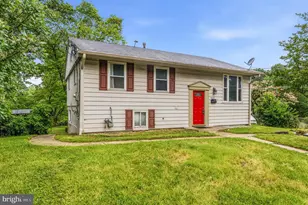 8103 Manson St, Hyattsville, MD 20785 - Photo 3