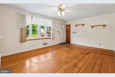 7302 Powhatan Street, Lanham, MD 20706 - Photo 17