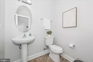 7907 Homefield Dr, Landover, MD 20785 - Photo 9