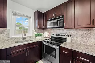 5802 Shepherd Ln, Lanham, MD 20706 - Photo 3