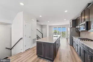 1049 Highpoint Trl, Laurel, MD 20707 - Photo 15