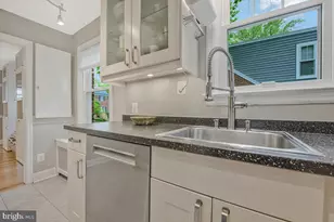 4205 Longfellow St, Hyattsville, MD 20781 - Photo 15