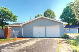 12200 Maycheck Ln, Bowie, MD 20715 - Photo 3