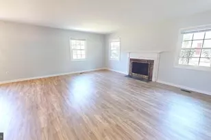 12200 Maycheck Ln, Bowie, MD 20715 - Photo 11