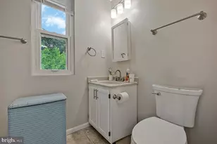 2404 Old Brooks Dr, Suitland, MD 20746 - Photo 27