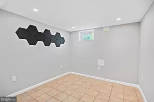8919 58th Ave, College Park, MD 20740 - Photo 15