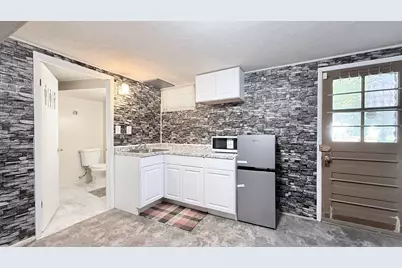4203 Maple Road, Morningside, MD 20746 - Photo 5