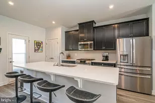 2703 Chelsea Willows Wy, Hyattsville, MD 20782 - Photo 9