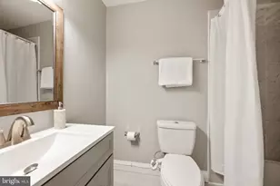 4058 Hanson Oaks Dr, Hyattsville, MD 20784 - Photo 19