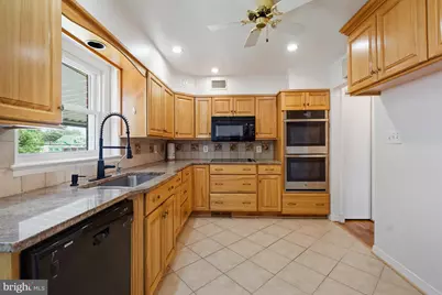 910 Luray Place, Hyattsville, MD 20783 - Photo 17