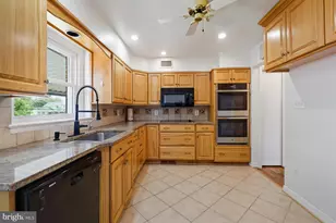 910 Luray Pl, Hyattsville, MD 20783 - Photo 17
