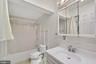 10702 Hollaway Dr, Upper Marlboro, MD 20772 - Photo 9