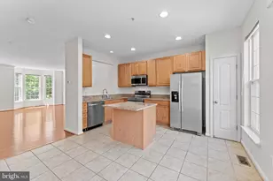 702 Anoosh Ct, Upper Marlboro, MD 20774 - Photo 13