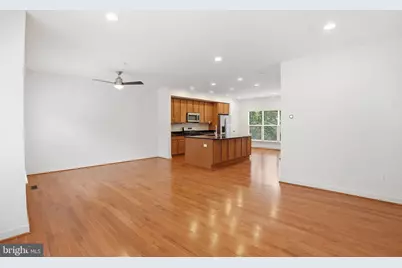 5610 Lustine, Hyattsville, MD 20781 - Photo 9