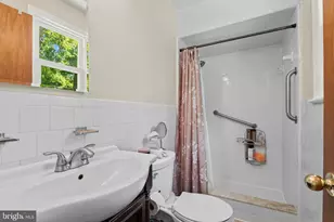 9130 Bridgewater St, College Park, MD 20740 - Photo 15