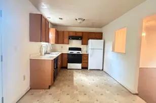 7212 Lost Spring Ct, Lanham, MD 20706 - Photo 5