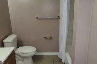 7626 Green Willow Ct, Landover, MD 20785 - Photo 5