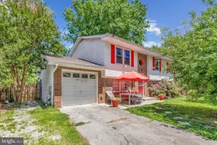 808 Narrowleaf Dr, Upper Marlboro, MD 20774 - Photo 1