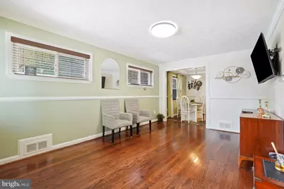 7218 Glenridge, Hyattsville, MD 20784 - Photo 5