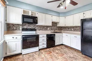 5922 Surratts Village Dr, Clinton, MD 20735 - Photo 11