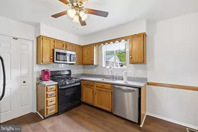 9008 Acredale Court, College Park, MD 20740 - Photo 9