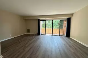 6018 Westchester Park Dr, College Park, MD 20740 - Photo 11