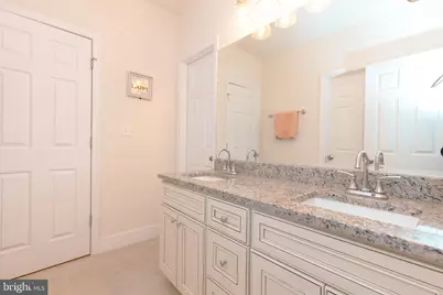 5705 Crestwood Place, Riverdale, MD 20737 - Photo 17