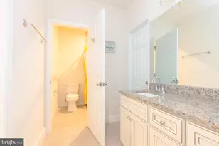 5705 Crestwood Pl, Riverdale, MD 20737 - Photo 11