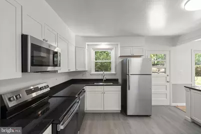 9109 Drake Place, College Park, MD 20740 - Photo 13