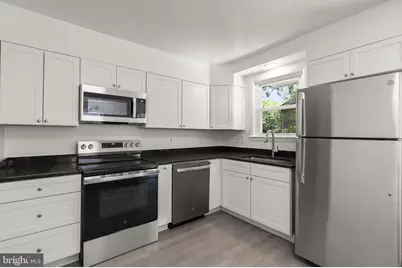 9109 Drake Place, College Park, MD 20740 - Photo 11